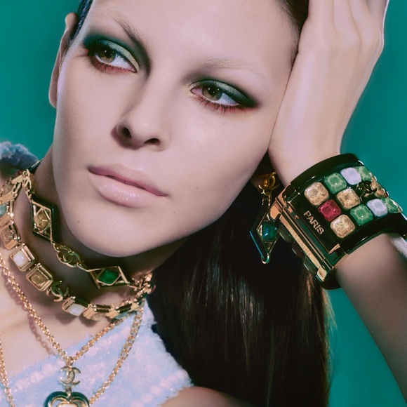 🔔Limited Edition🔔 Chanel Eyeshadow (#338 Parure Baroque) - Picture 6 of 10